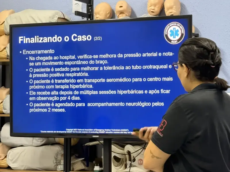 Turma do curso AMLS em atividade prática, foto 3
