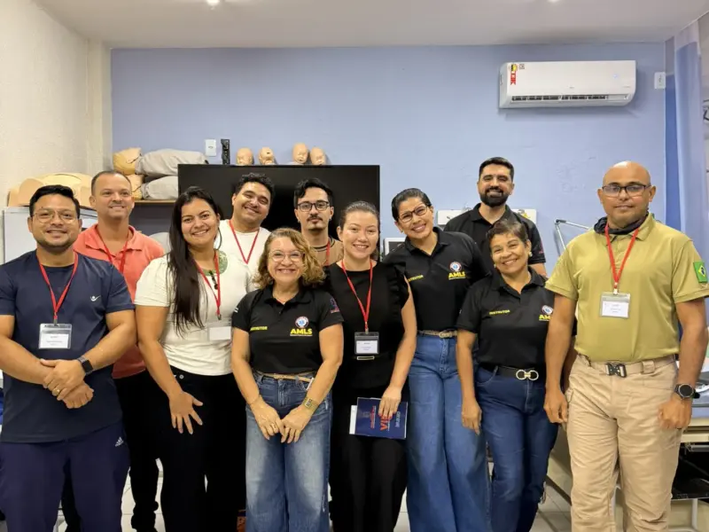 Turma do curso AMLS em atividade prática, foto 9