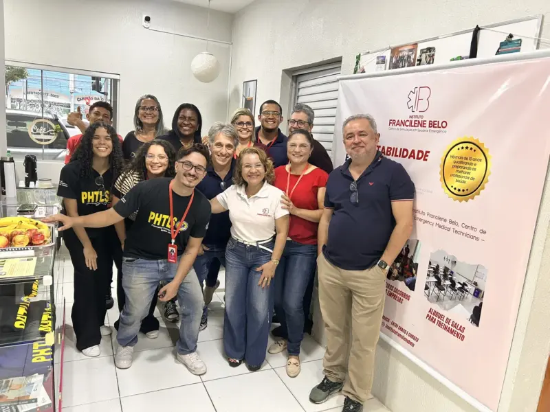 Turma do curso ATLS em atividade prática, foto 17
