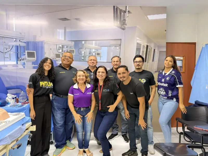 Turma do curso ATLS em atividade prática, foto 24