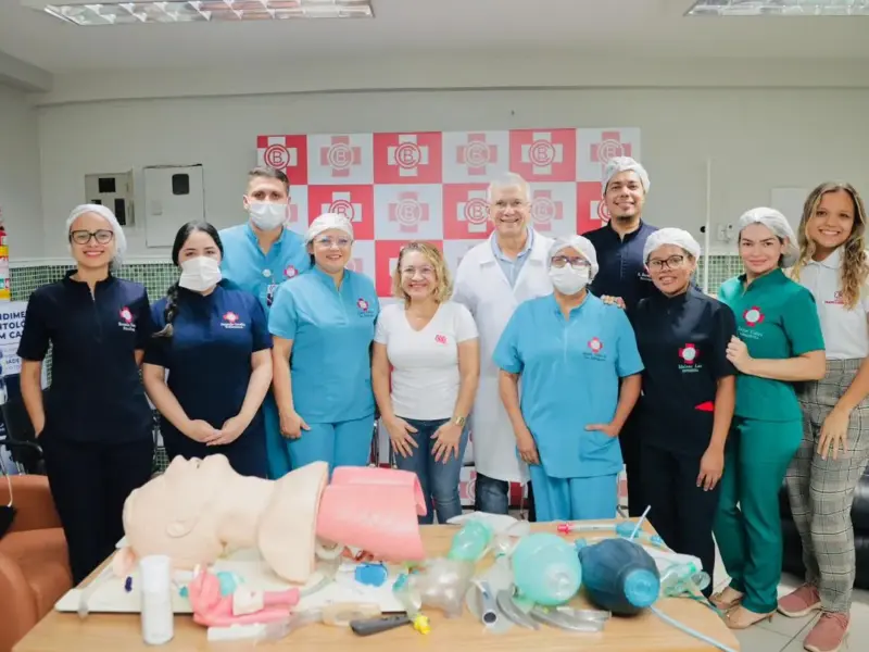 Turma do curso BLS e Primeiros Socorros em atividade prática, foto 5