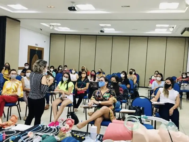 Turma do curso BLS e Primeiros Socorros em atividade prática, foto 20