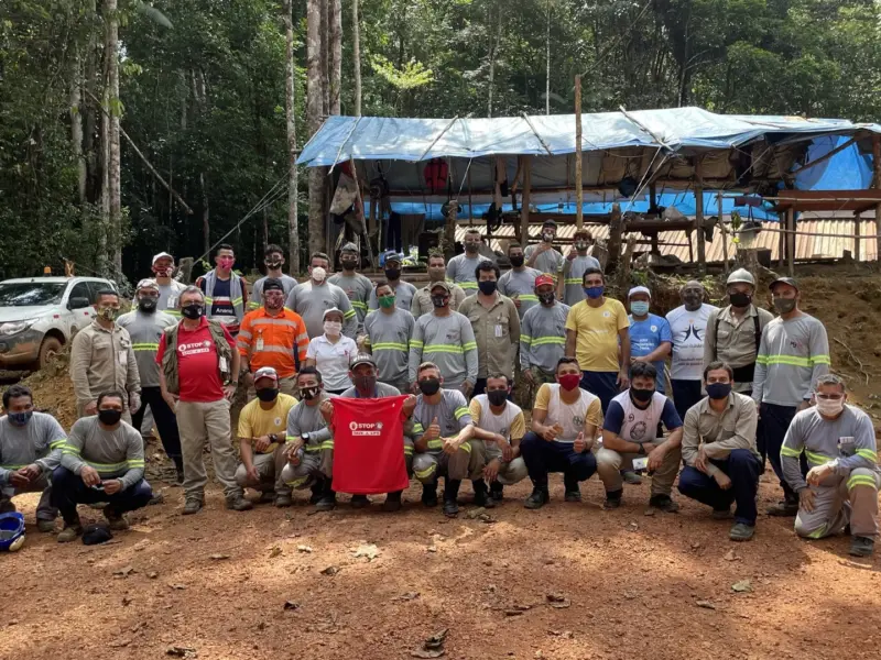 Turma do curso Emergências em Áreas Remotas em atividade prática, foto 6
