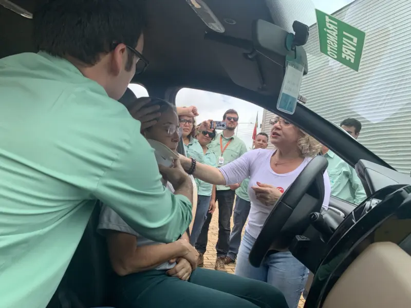 Turma do curso Emergências em Áreas Remotas em atividade prática, foto 26