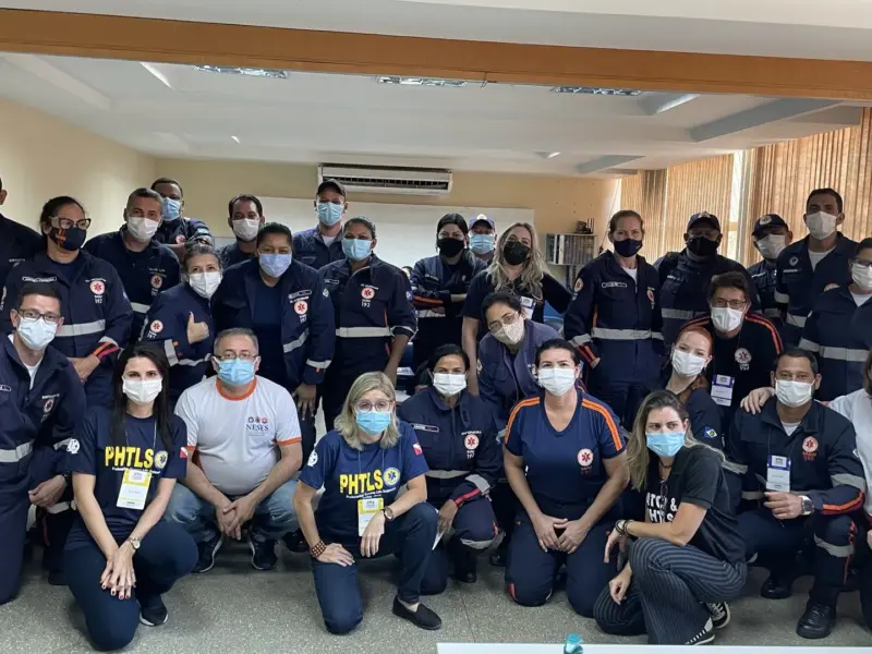 Turma do curso PHTLS em atividade prática, foto 14
