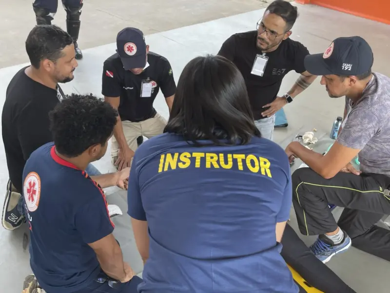 Turma do curso PHTLS em atividade prática, foto 35