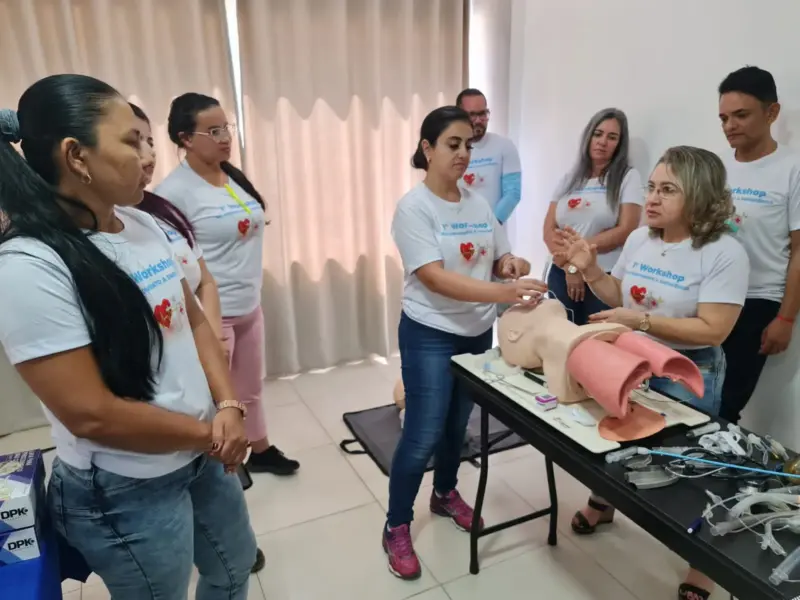 Turma do curso Primeiros Socorros para Empresas em atividade prática, foto 2