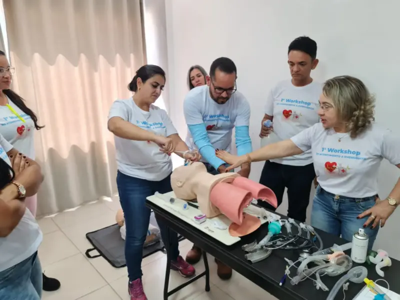 Turma do curso Primeiros Socorros para Empresas em atividade prática, foto 15